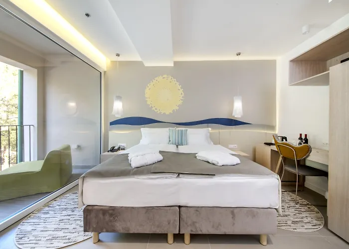 מלון Bluesun Jadran 5*